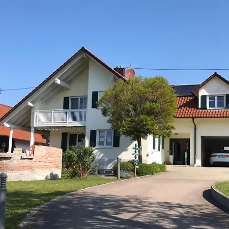 Gelbe 10 - Wohlfuehloase Fuer Die Ganze Familie - Naehe Legoland Burtenbach Buitenkant foto